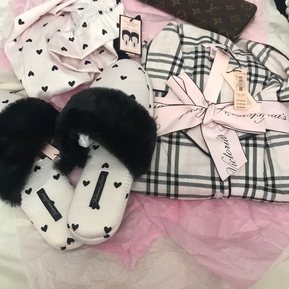 Victoria's Secret Other - NEW VICTORIAS SECRET PJS & SLIPPERS✨retail $110✨‼️